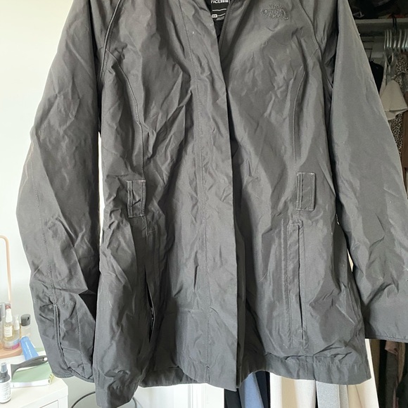 Women’s Northface jacket - Picture 2 of 5